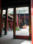 A Chinese temple.  One of the most interesting things about  Malaysia is its ethnic makeup.  The Malays are the dominant group, running the government.  They are muslim.  The  Chinese, drawn from many parts of China and arriving at different times, make up about most of the remaining third  of the population and supposedly dominate the economic life of Kuala Lumpur (or "KL" as everyone calls it.)  Indians, originally imported to work the plantations and aboriginal groups make up a smaller segment.  